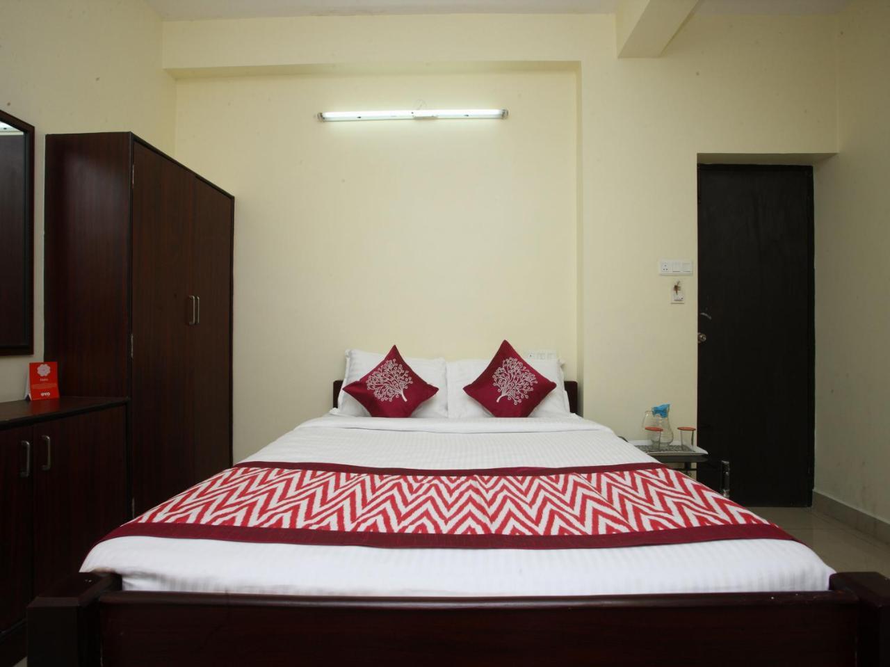 Oyo 10465 Koyambedu Chennai Hotel Kültér fotó