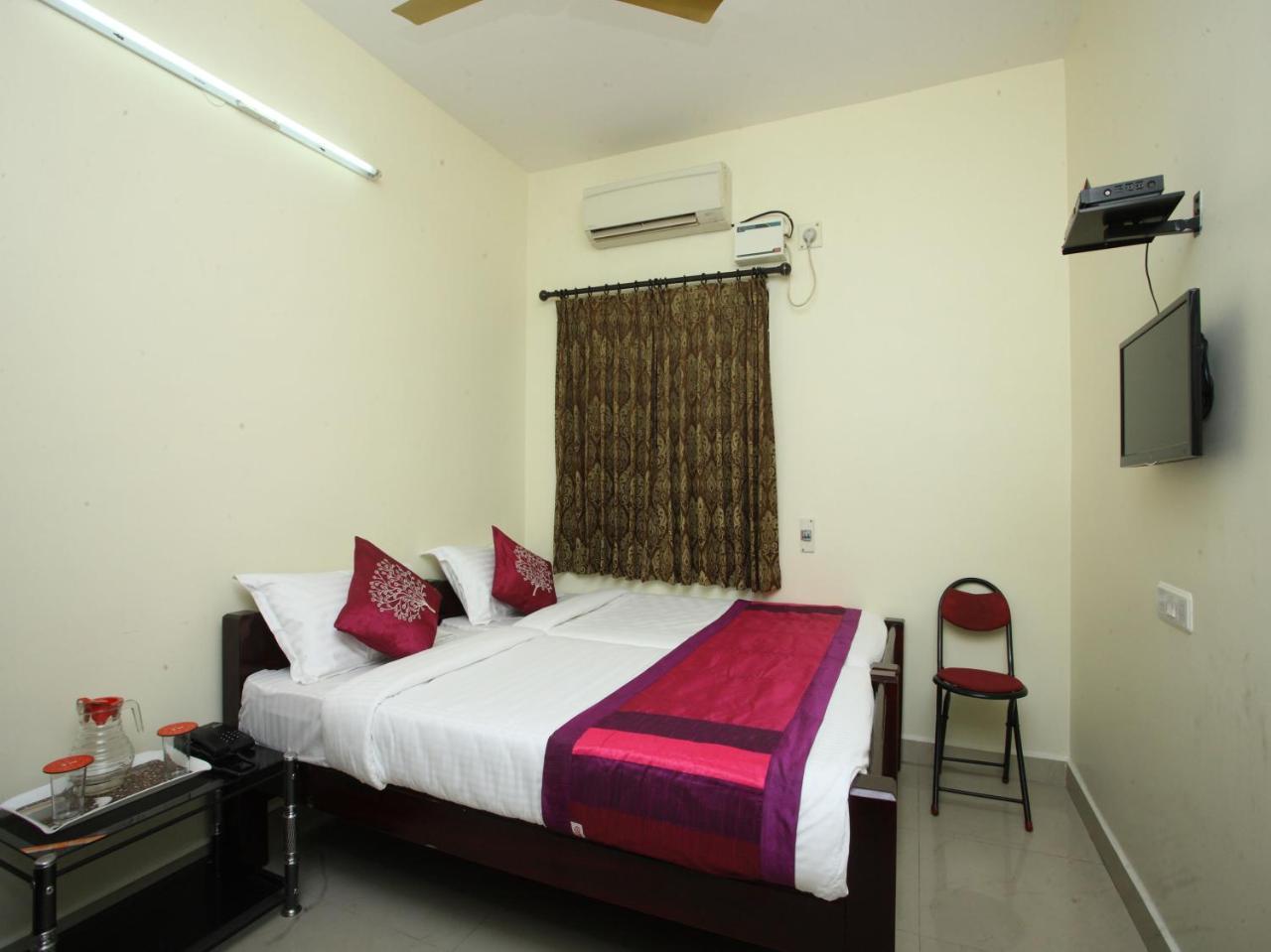 Oyo 10465 Koyambedu Chennai Hotel Kültér fotó